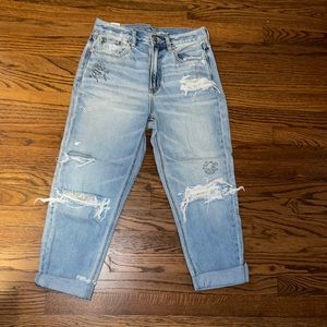 Mom jeans American eagle